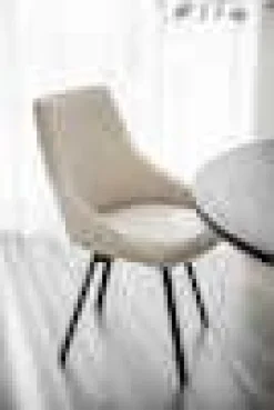 Rowico Alison tuoli vaalea beige, mustat metallijalat