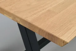 Rowico Carradale ruokapöytä 220cm A-jalalla, tammi/musta