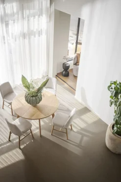 Rowico Glenside ruokapöytä Ø130, tammi
