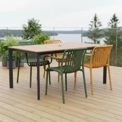 West terassipöytä + 4 Brandon tuolia, eri värejä